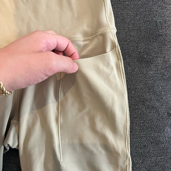 Aerie, Offline by Aerie shorts, tan colour, never worn - Picture 4 of 5